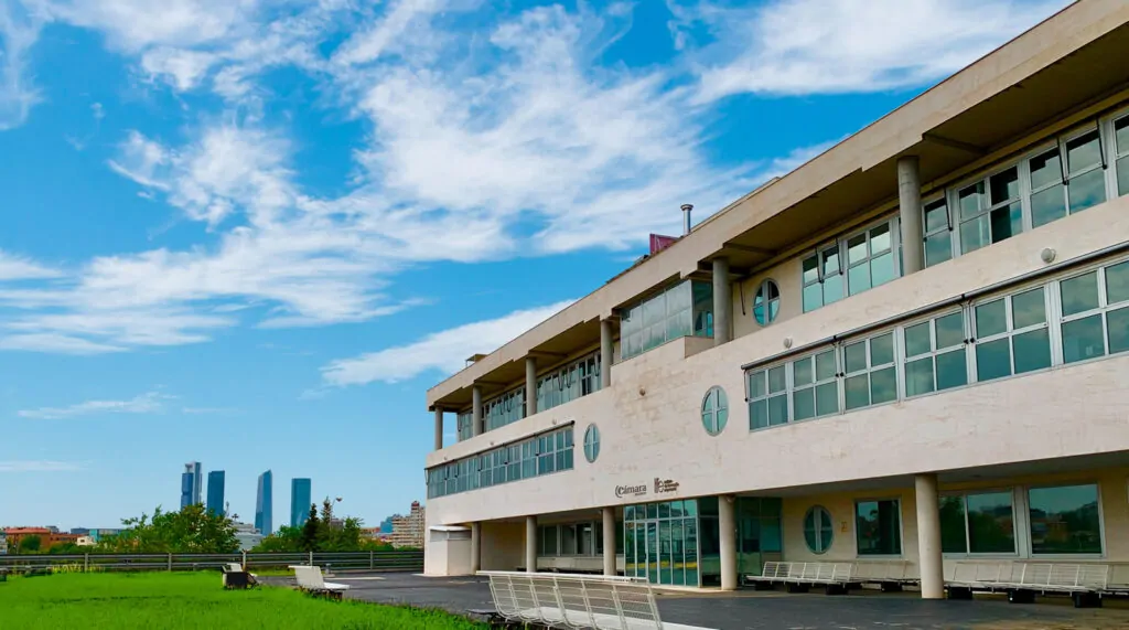 edificio_Ife_trasera
